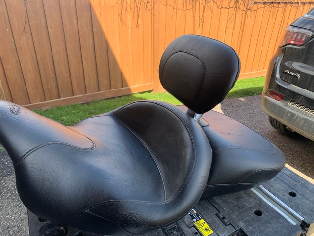 Mustang seat for Harley Roadglide