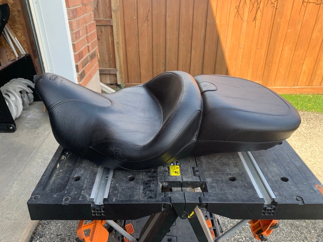 Mustang seat for Harley Roadglide - photo 3