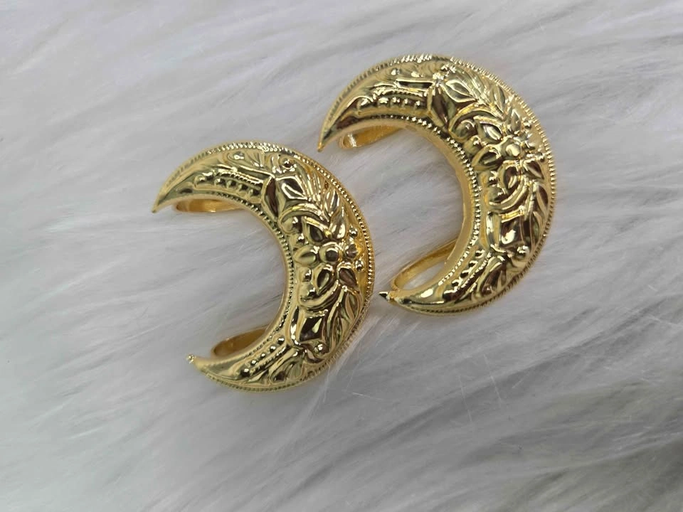 Traditional Punjabi-style hair clips - photo 2