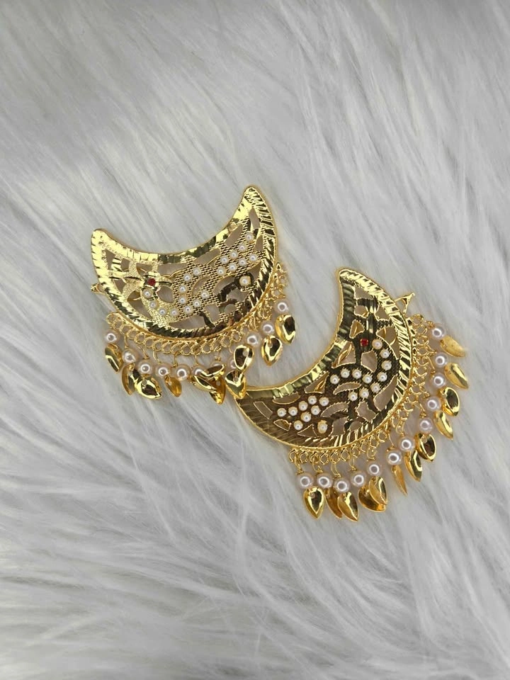 Traditional Punjabi-style hair clips - photo 4