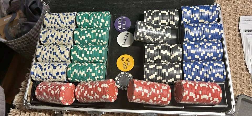 Poker Chip Set w/ Ace Plastic Playing Cards & Aluminum Case