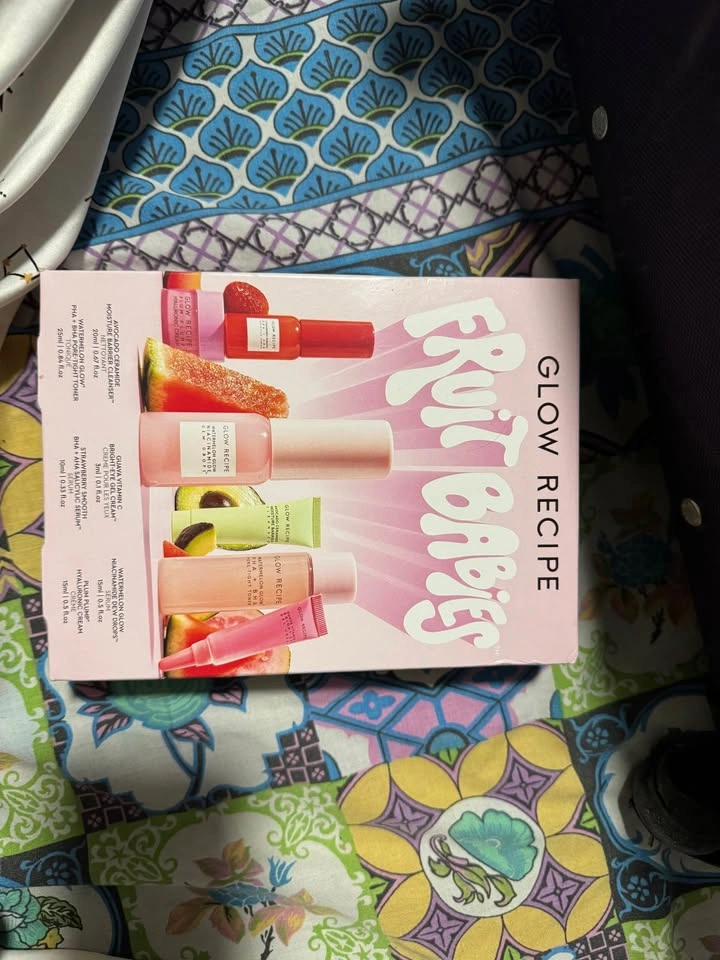K-Beauty Skincare Bundle (Glow Recipe, Innisfree, Laneige + More - photo 2