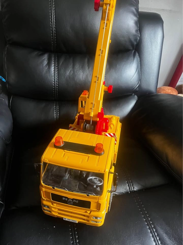 Bruder Crane Truck Toy - photo 4