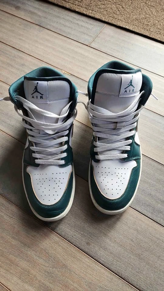Air Jordan 1 Mid SE "Oxidized Green"