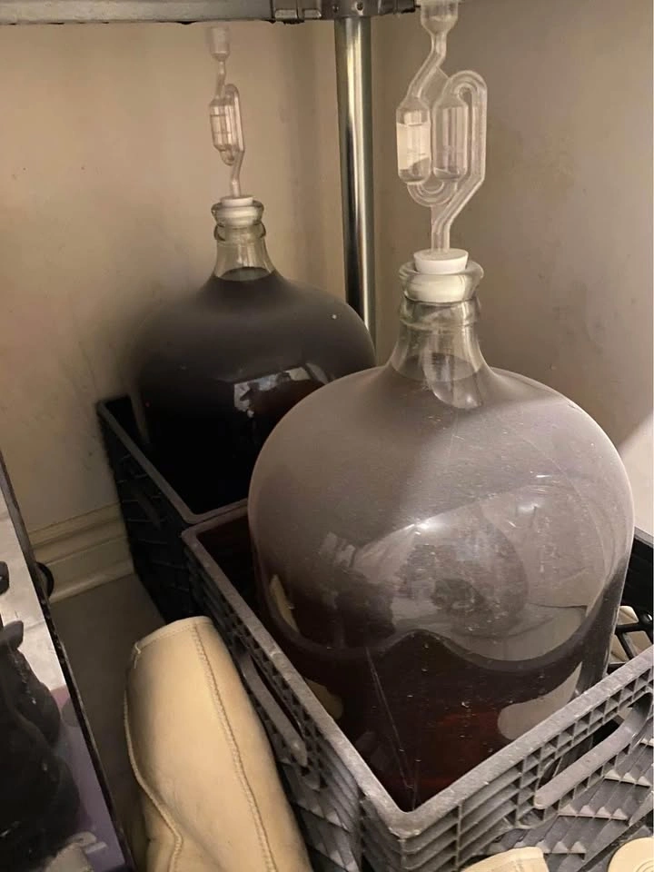 5 Gallons Wine Glass Containers (10 Available) - photo 2