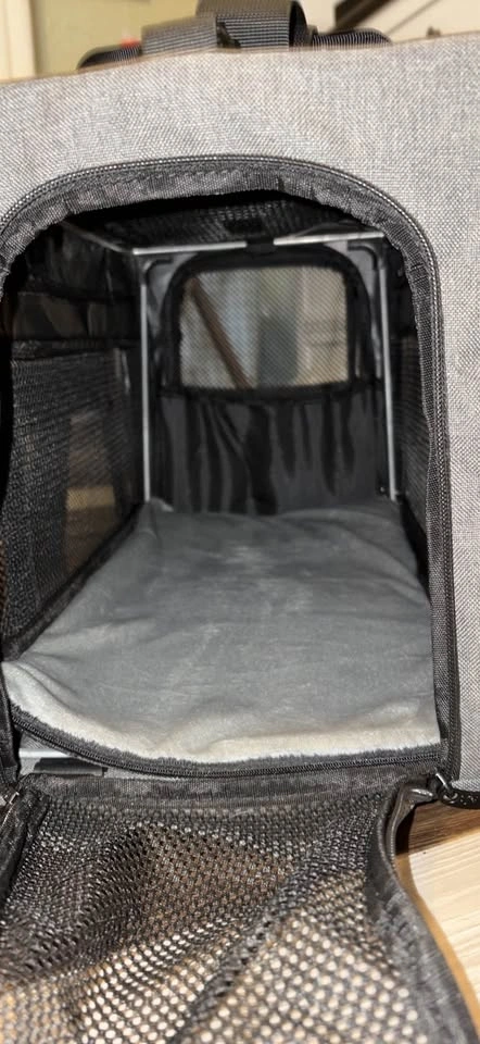 Like New Pecute Pet Carrier – Soft Sided Travel Carrier - photo 2
