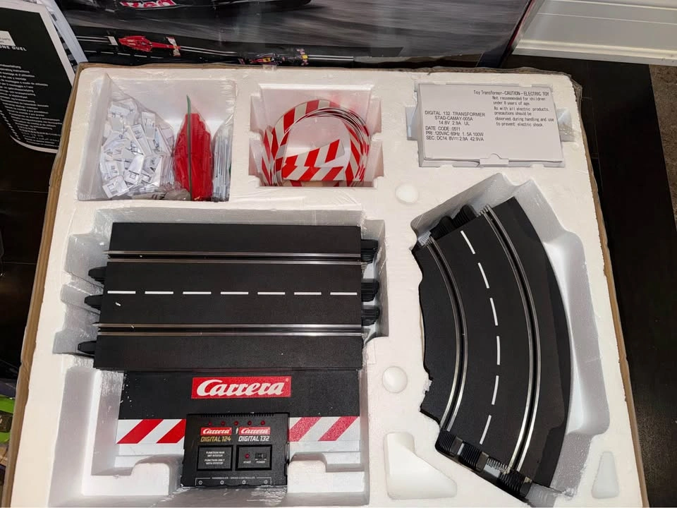 Carrera Digital 132 (Formula One) + 2 Cars - photo 2