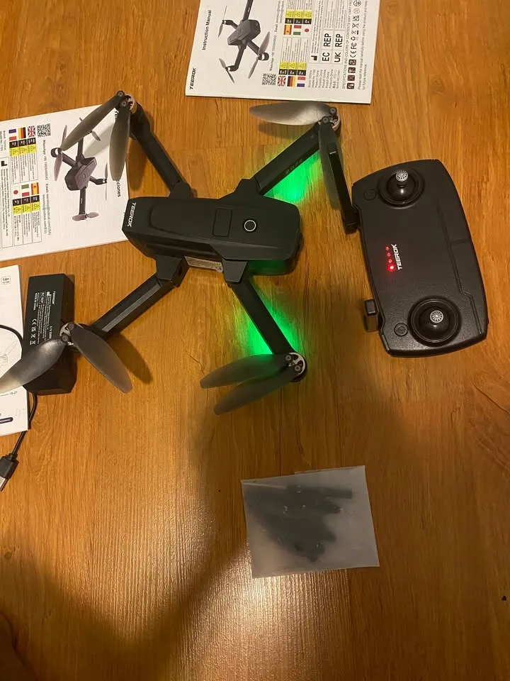 TEEROK T18S 4K GPS Drone - Spares/Case - $100 OBO image indicator(8)