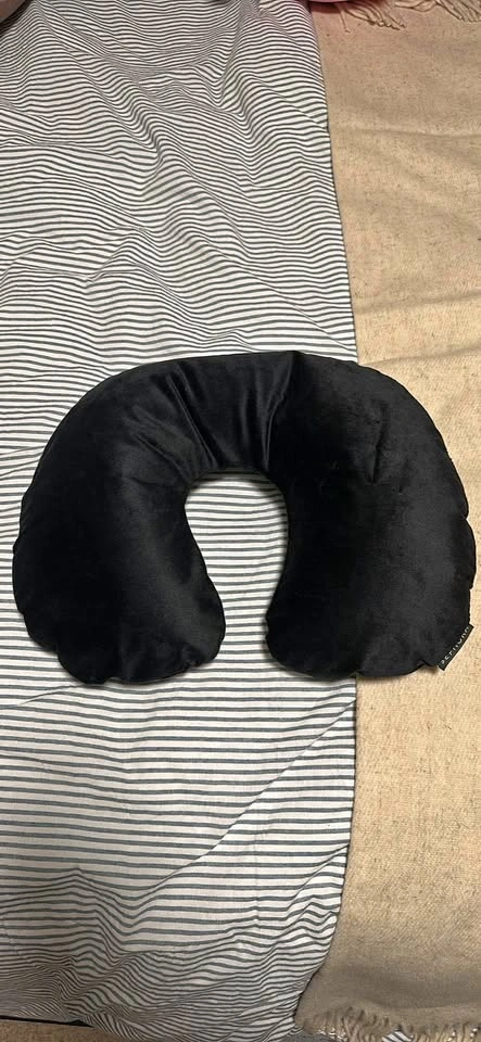 Sephora Inflatable Travel Neck Pillow