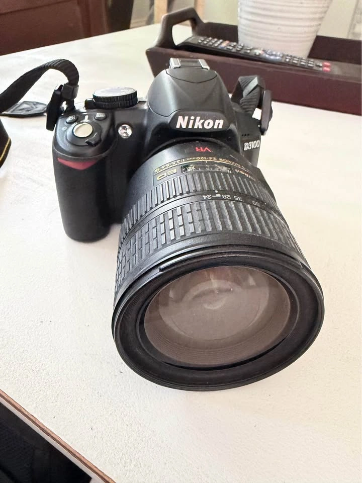 Nikon D3100 DSLR + 24-120mm VR Lens - photo 3