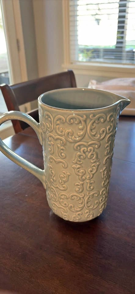 Beautiful ceramic pitcher from Secla