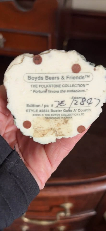 Boyd’s Bears ‘Buster Goes a’ Courtin’ Figurine - photo 2