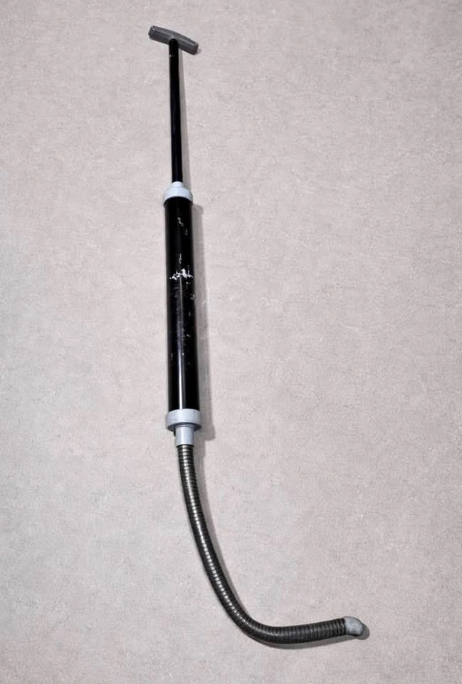 Hand-Operated Pump Tool
