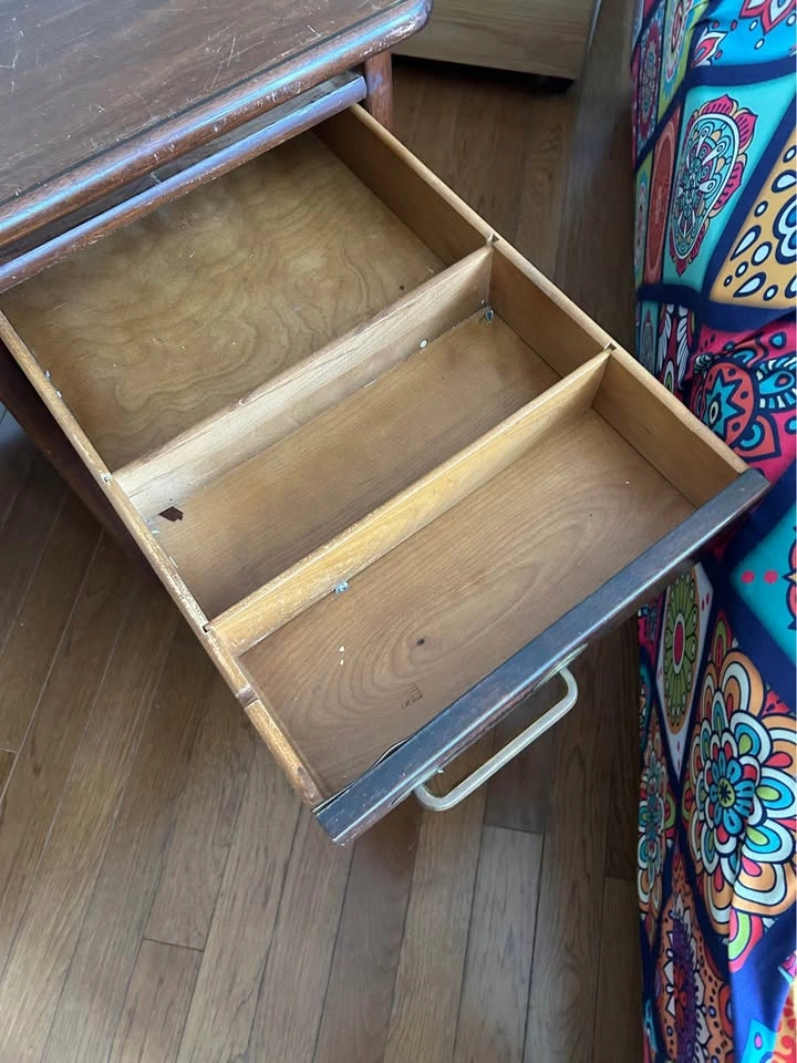 Walnut Desk – Preston Furniture Co. Ltd. Canada – c.1940s–1960s” - photo 2