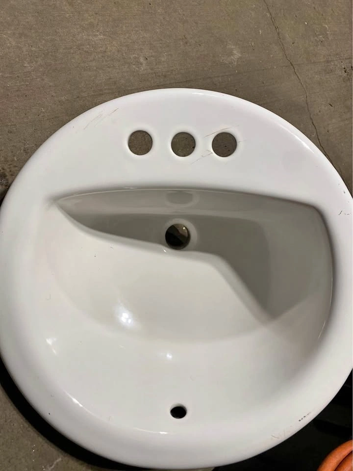 Round white sink
