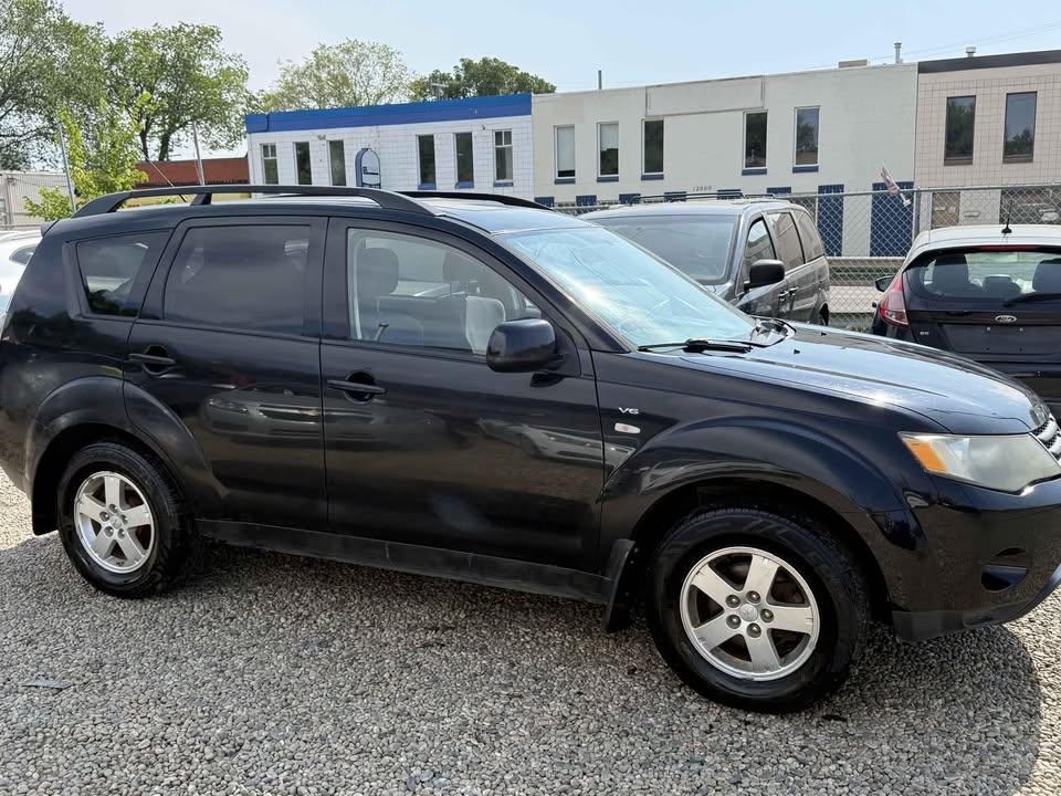 2008 Mitsubishi Outlander - photo 2