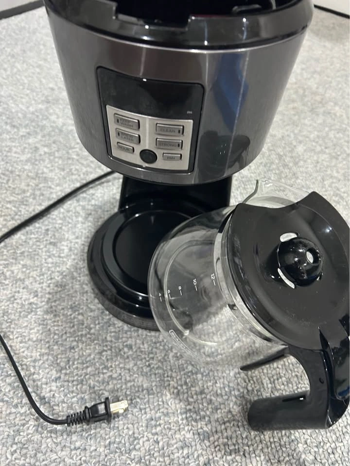 BLACK + DECKER 12 Cup Coffee Maker - photo 3