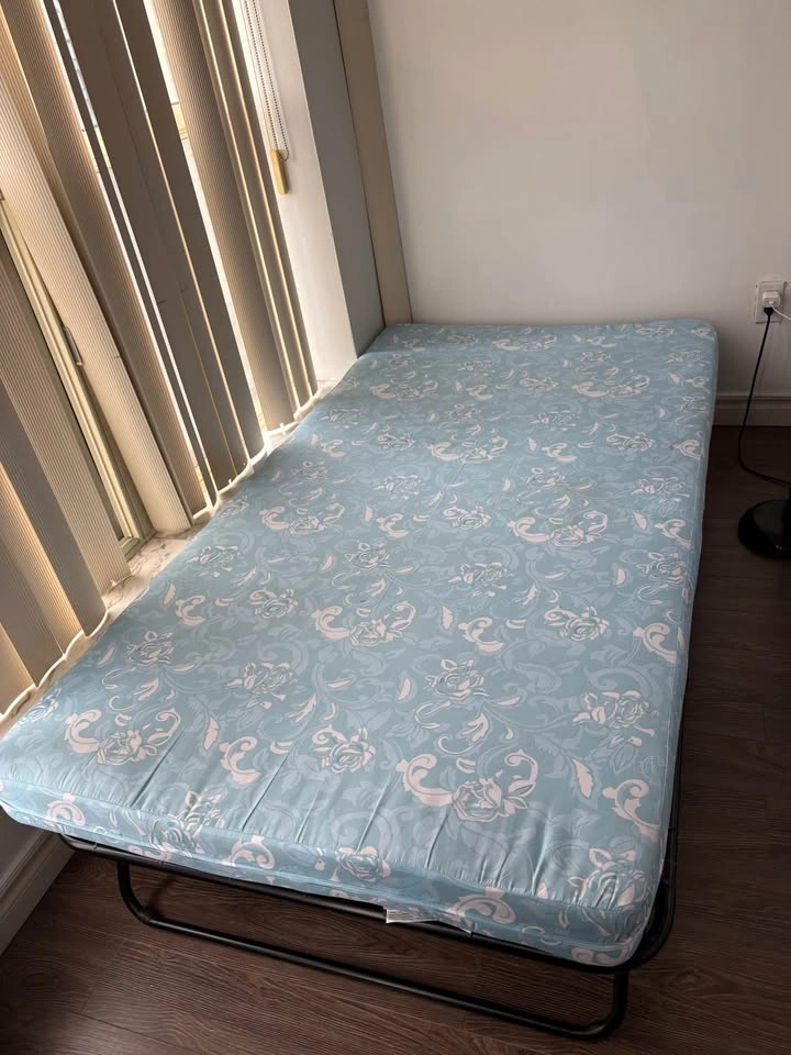 Signature Sleep Folding Guest Bed with Floral Mattress - photo 2