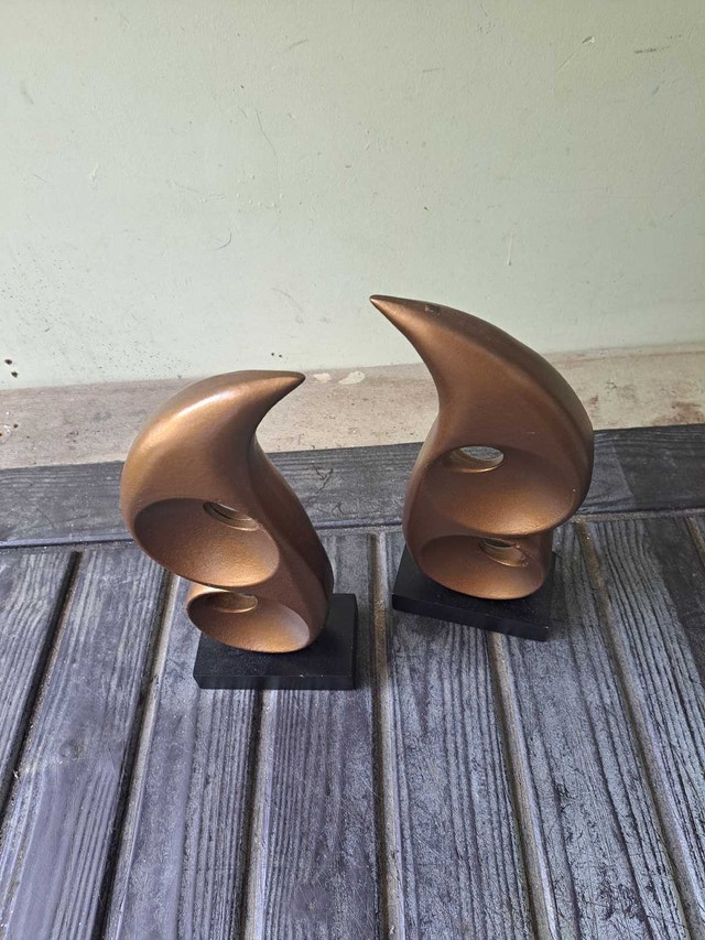 Black and gold Decorative pieces