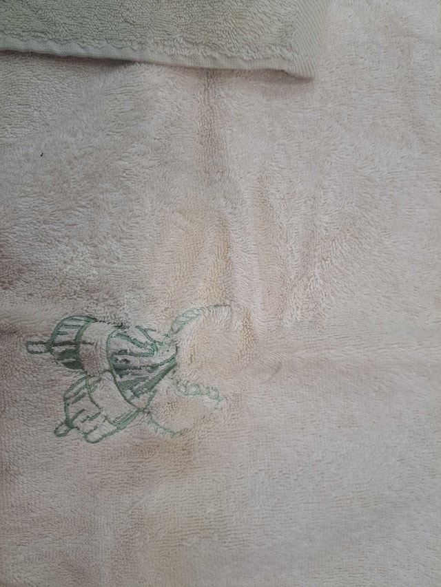 7 Beige and Green Towels - photo 3