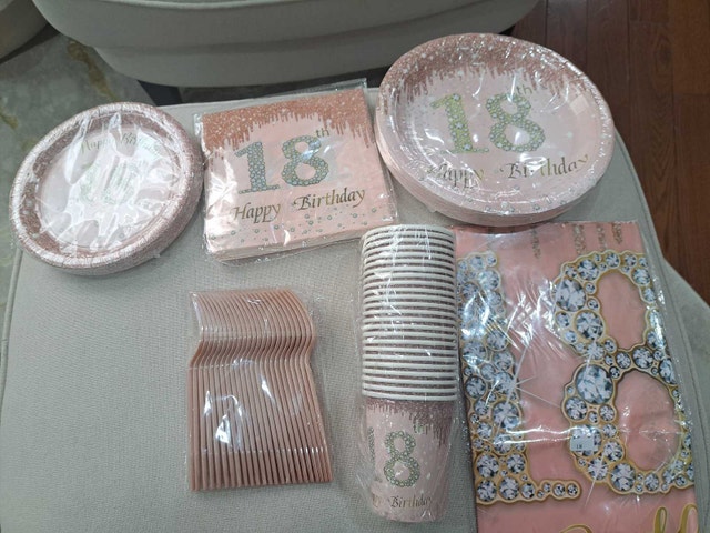 18th Birthday Party Set - Rose Gold & Diamond Design - photo 4
