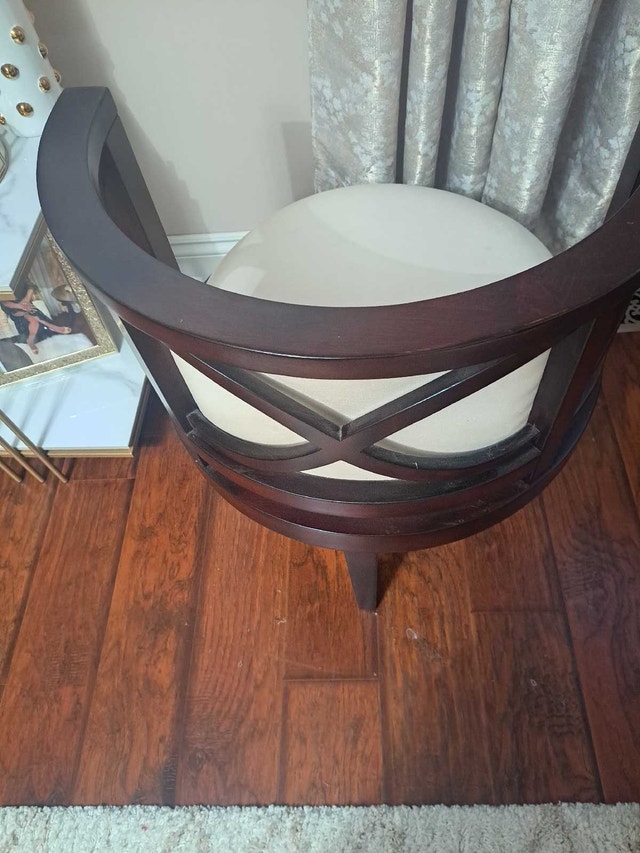 Set of occasional chairs..excellent condition - photo 2