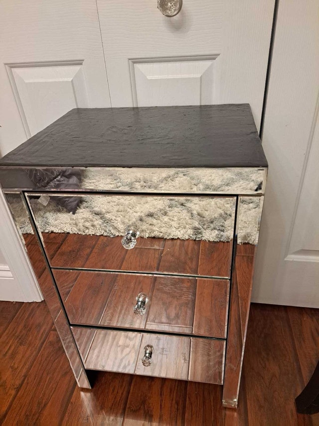 Glass Bedside Table - Small Crack on Right Leg - photo 3