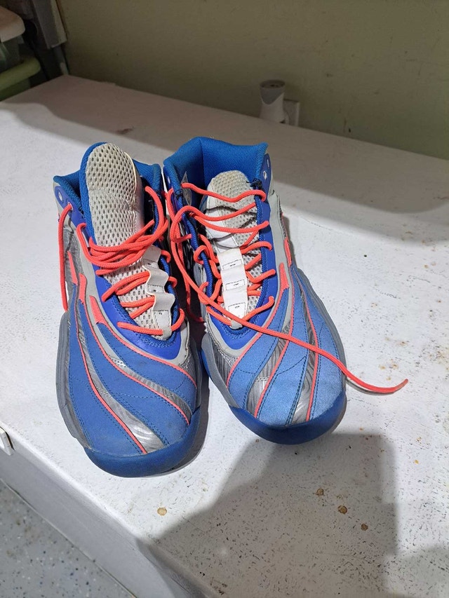 Men's Adidas Shoes Size 10