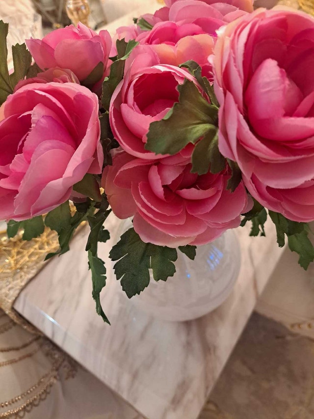 White vase with pink flowers - photo 2