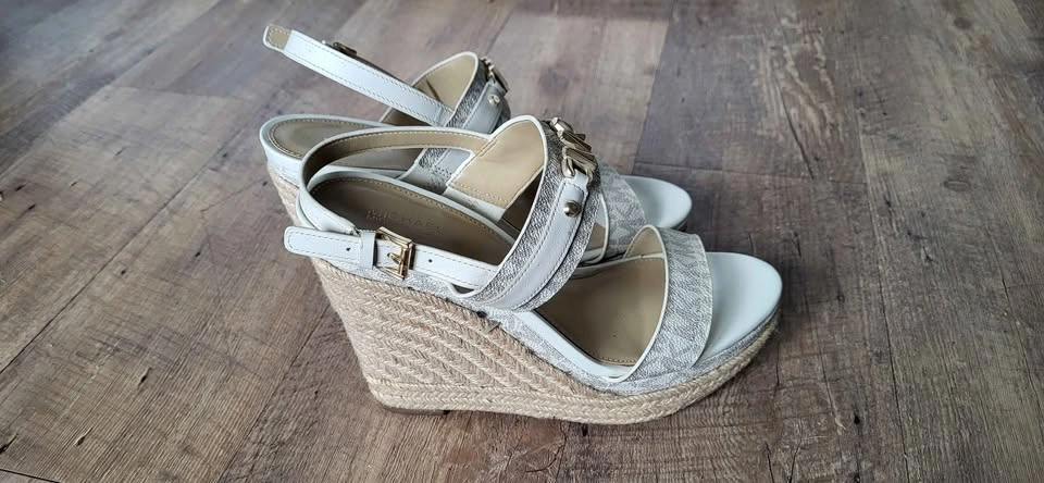 Michael Kors White Monogram Espadrille Wedge Sandals 8M - photo 5