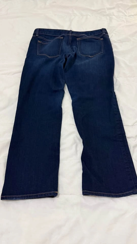 GAP 1969 "Real Straight" Premium Denim, Men, downtown Toronto - photo 2