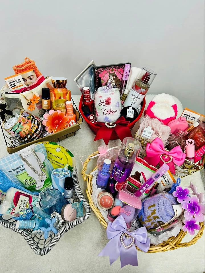 Custom Mother's Day Bath & Body Spa Baskets & Gifts