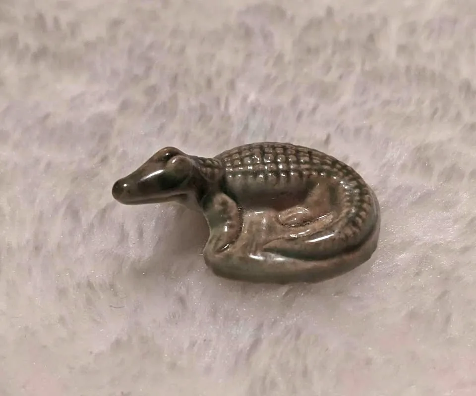 Vintage Wade of England Alligator Figurine thumbnail