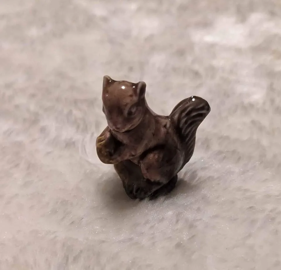 Vintage Wade of England Squirrel Figurine thumbnail