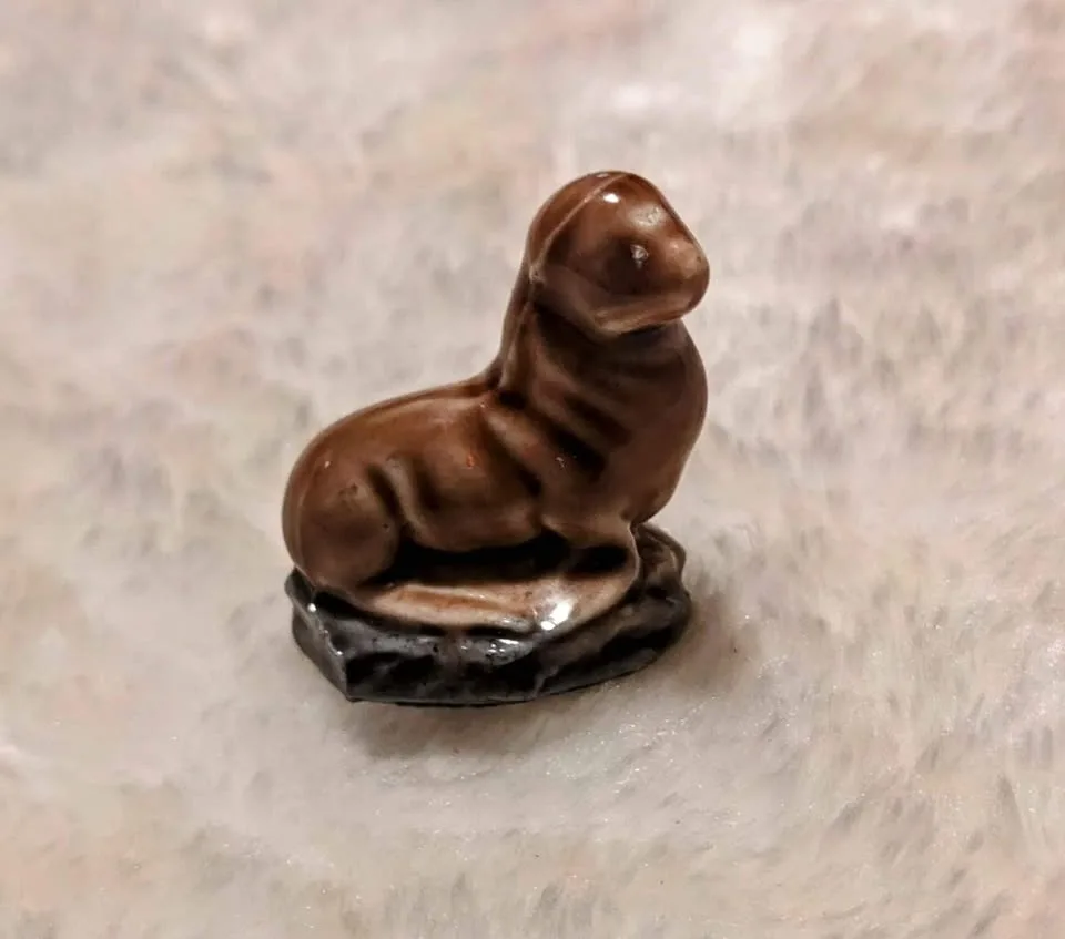 Vintage Wade of England Sea Lion Figurine thumbnail