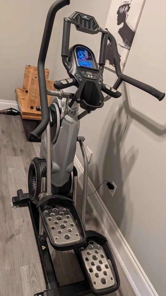 Bowflex Max Trainer M5 - Excellent Condition - photo 2