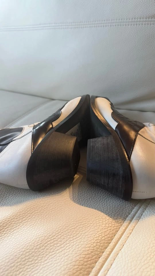 L’INTERVALLE Cowhide Ankle Boots – Size 40 women, downtown Toron - photo 3