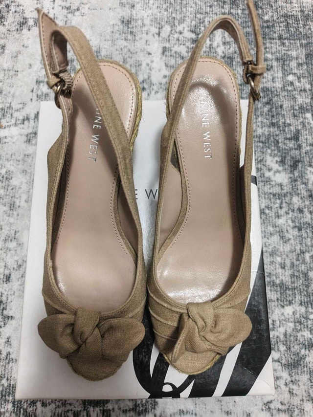Nine West wedge sandals Size 7