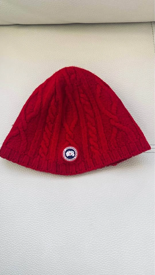 Authentic Canada Goose Beanie - Kids XS