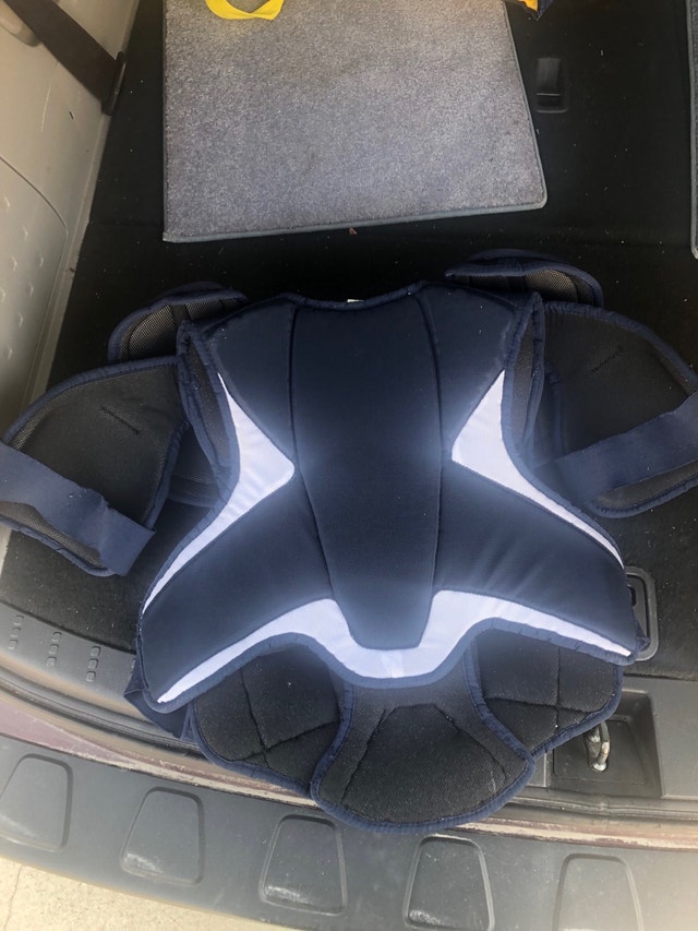 Lady’s Medium size- Ringette Chest Protector - photo 2