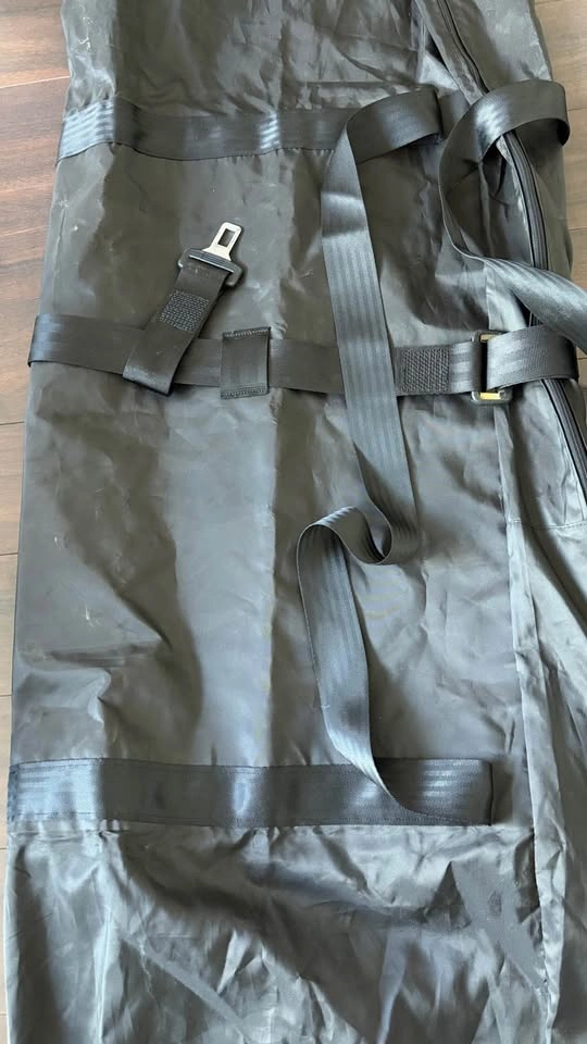 Genuine Audi Ski/Snowboard Bag – Keep Your Interior Pristine - photo 2