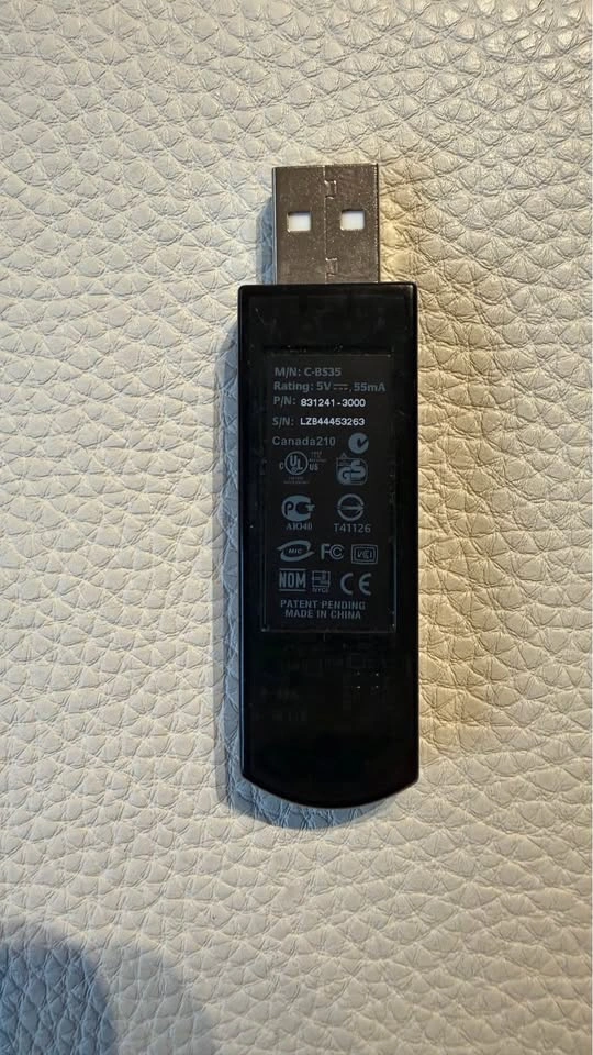 Logitech MediaPlay Cordless Mouse & USB Receiver - photo 2