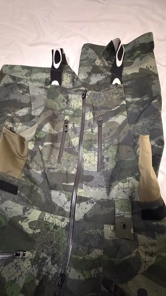 Oakley Gore-Tex Camo Bibs - Pristine Condition - photo 2