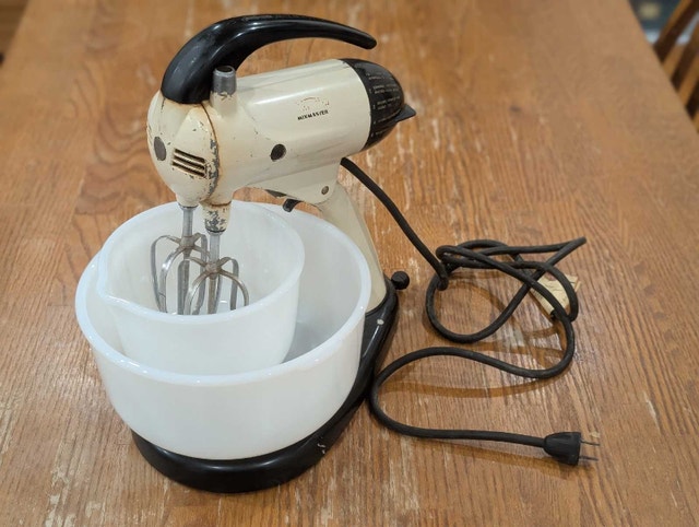 Vintage Sunbeam Mixmaster Stand Mixer