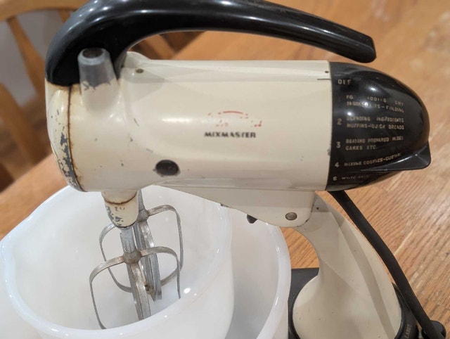 Vintage Sunbeam Mixmaster Stand Mixer - photo 2