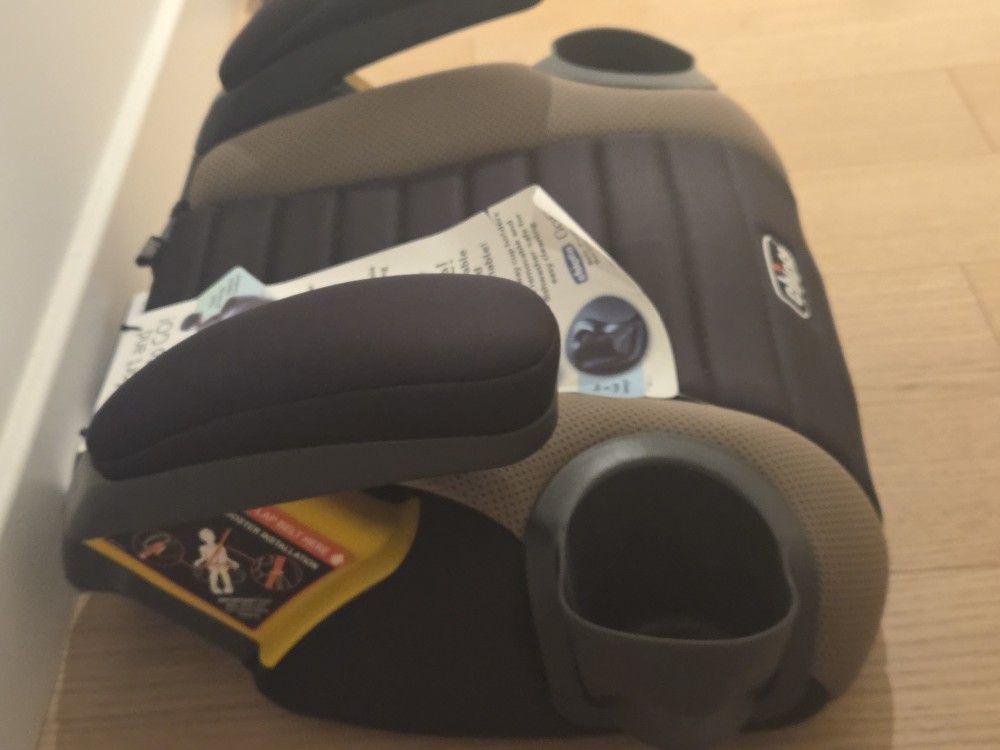 Chicco Car Seat (New, Unused) - photo 2
