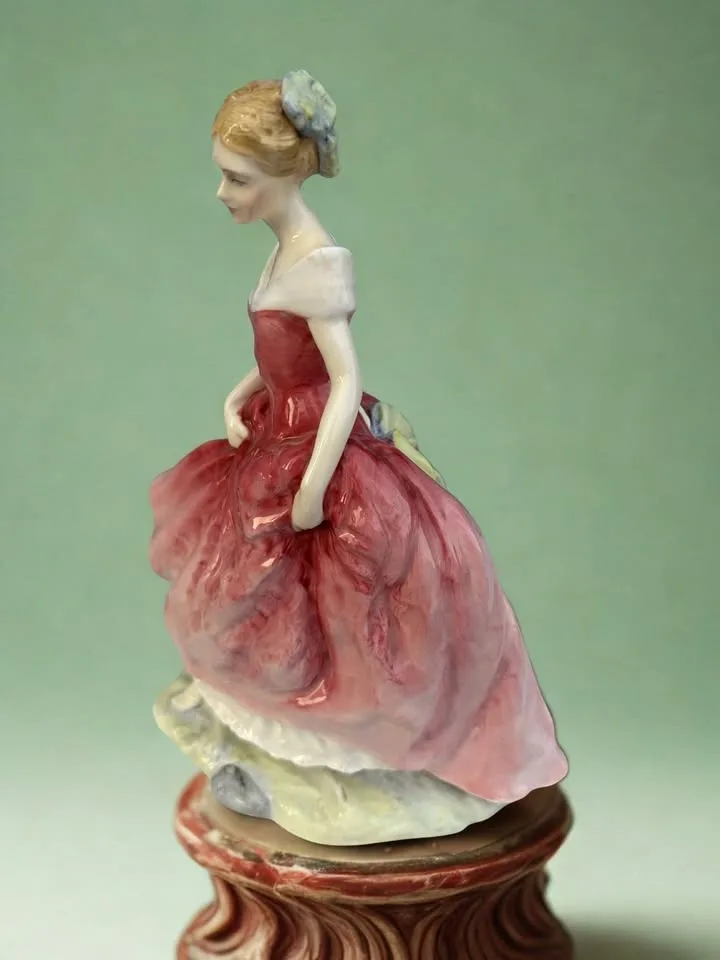Royal Doulton Summer’s Day HN3378 Figurine - photo 2