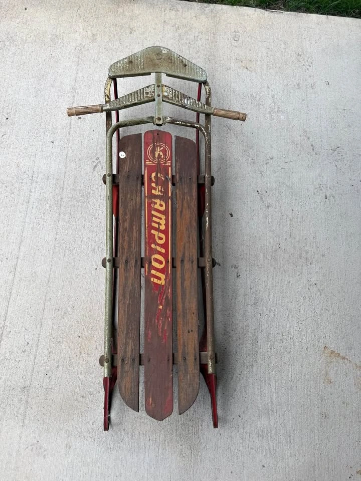 Antique sled - Champion Sno Liner