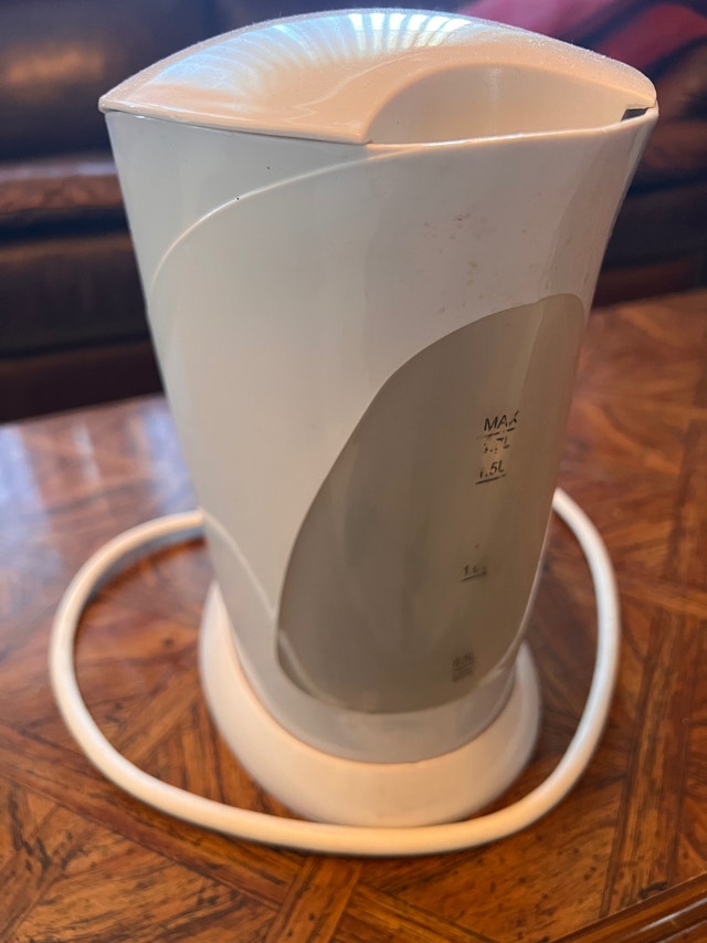Good condition 1.5L Better Chef Electric Water Kettle Boiler - photo 3