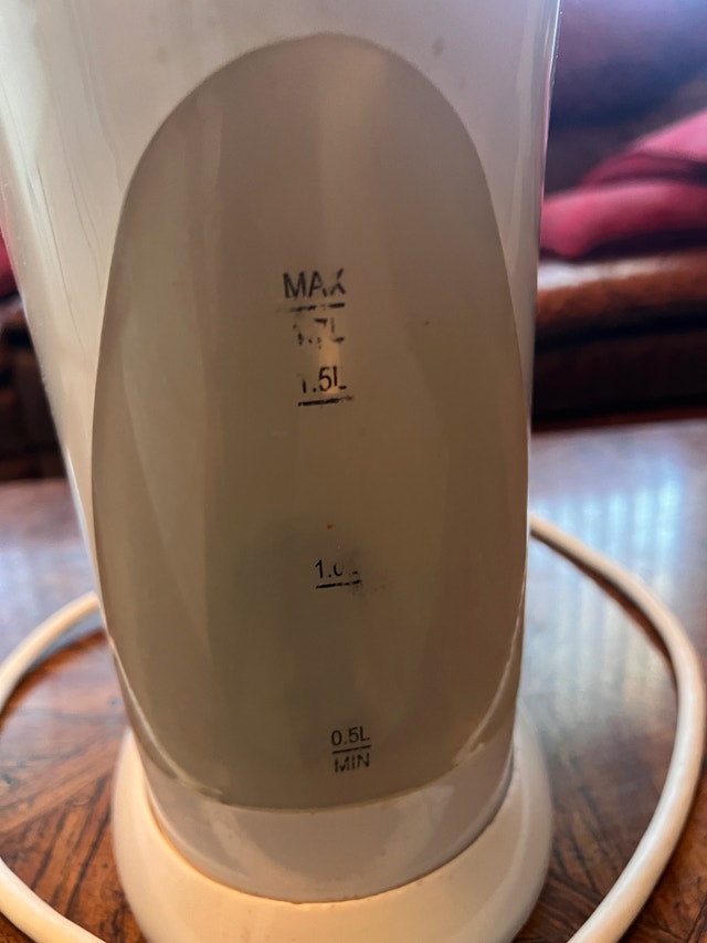 Good condition 1.5L Better Chef Electric Water Kettle Boiler - photo 4
